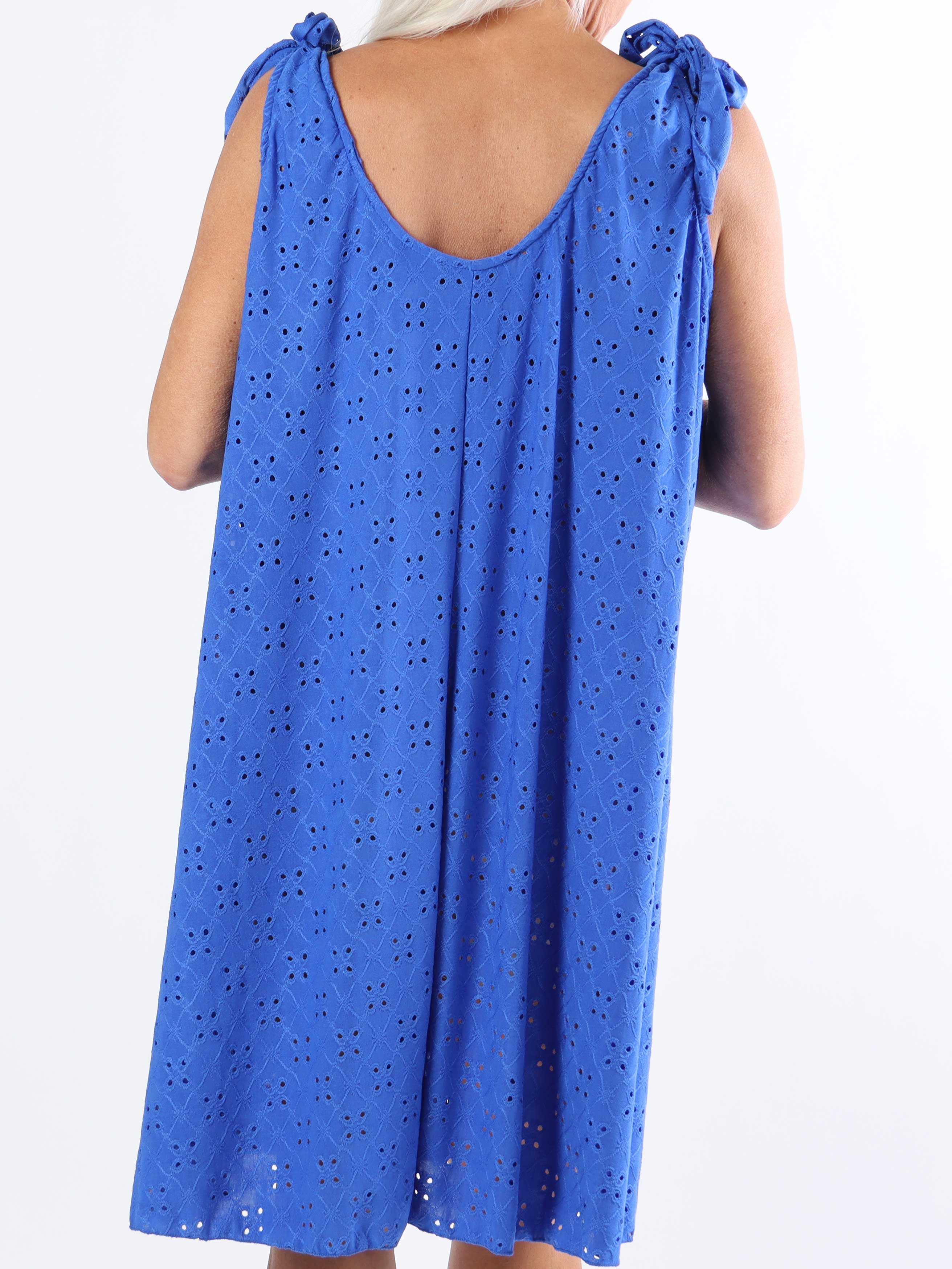 Likas - Mjuk och stretchig plus size-klänning med broderie anglaise